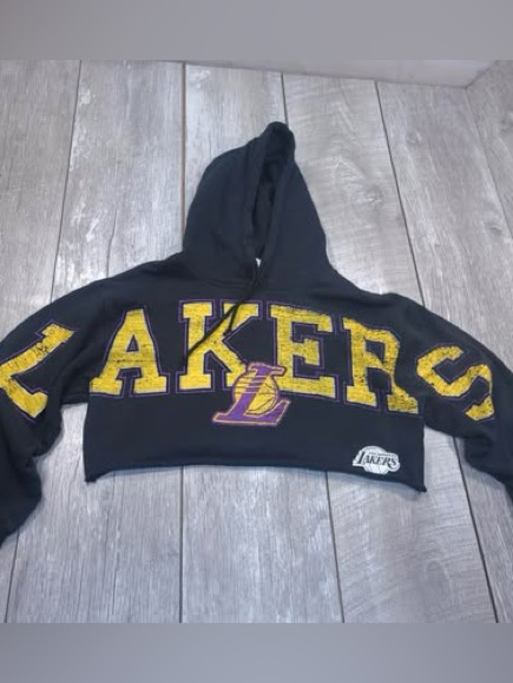 Lakers basketball NBA womenβs hoodie crop top
Size medium oversized to large